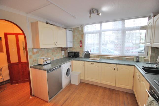 Room to rent in Talia House, Manchester Road, London E14. Click to ...